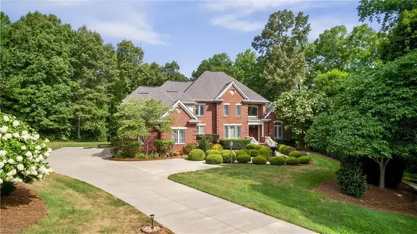 2730 Wellsprings Drive, Pfafftown, NC 27040