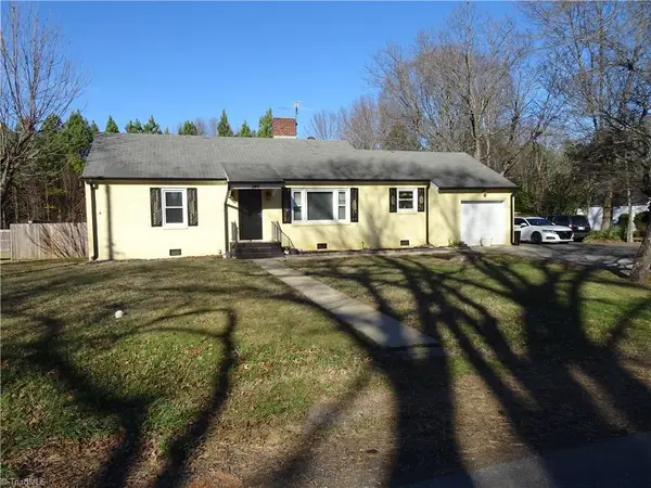 345 E Starmount Avenue, Liberty, NC 27298