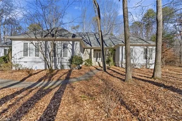 2400 Hunters Crossing Trail, Summerfield, NC 27358