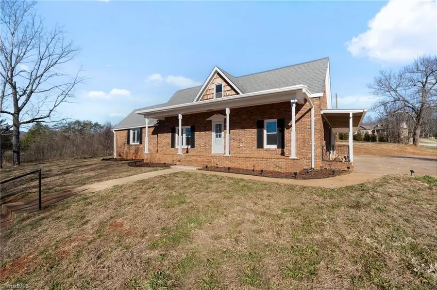 4254 Sparta Road, North Wilkesboro, NC 28659 - Image #2
