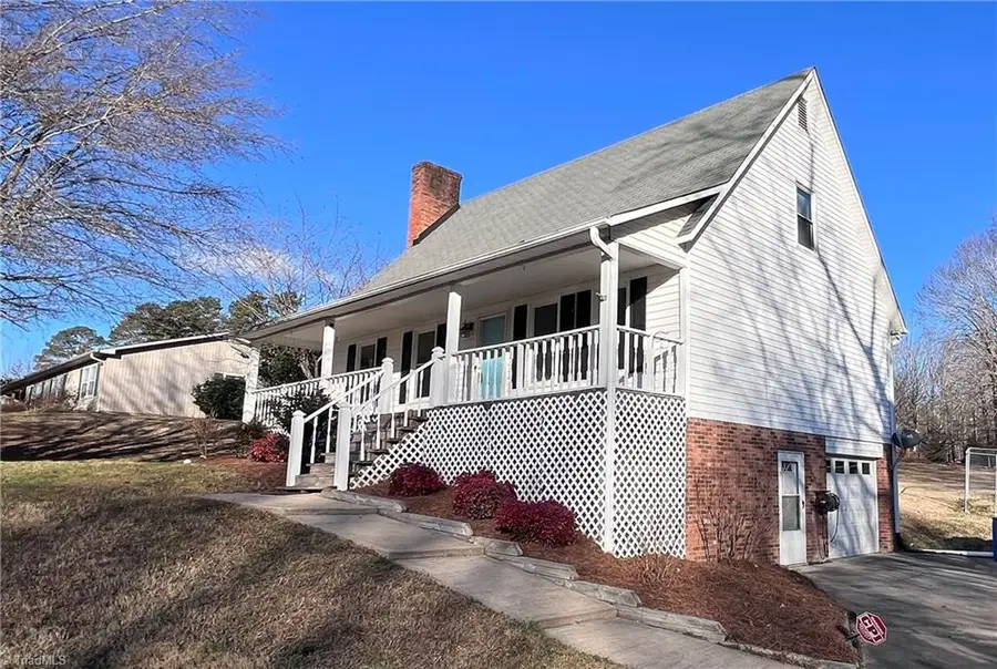 326 Springdale Road, Walnut Cove, NC 27052 - Image #3