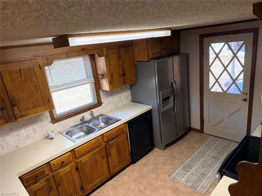 226 White Plains Road, Roaring River, NC 28669 - Image #3