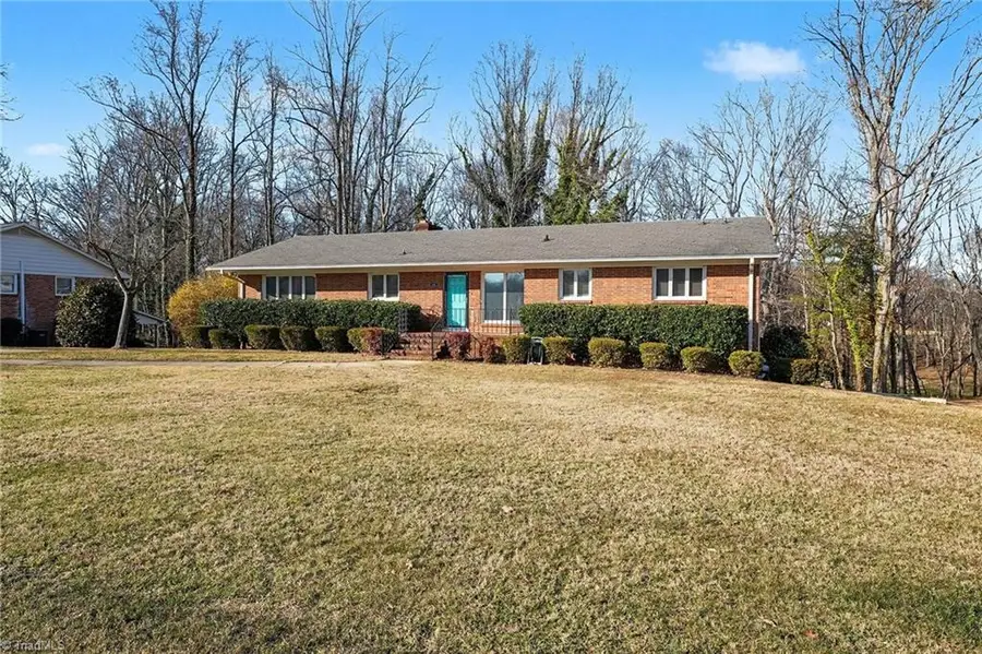 914 Oakcrest Drive, Reidsville, NC 27320 - Image #2