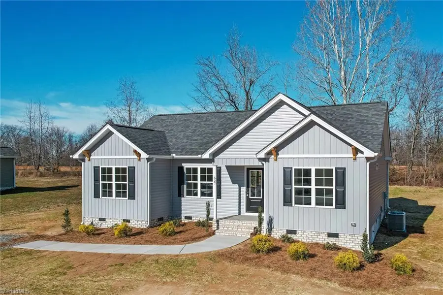 527 Grooms Road, Reidsville, NC 27320 - Image #2