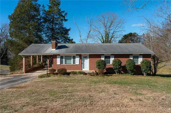 5021 Selena Street, Winston-Salem, NC 27106
