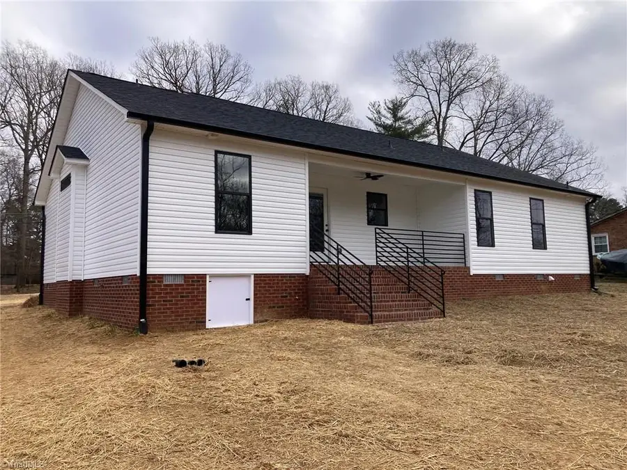 32 Ranchor Drive, Thomasville, NC 27360 - Image #2