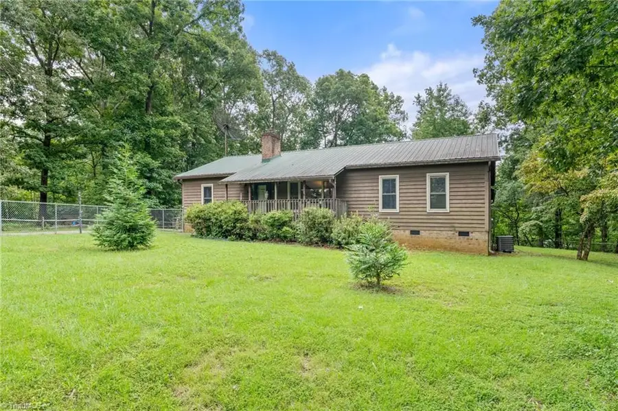 1111 Forest Lane, Thomasville, NC 27360 - Image #2