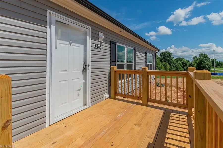 2064 Hatties Way, Hamptonville, NC 27020 - #2