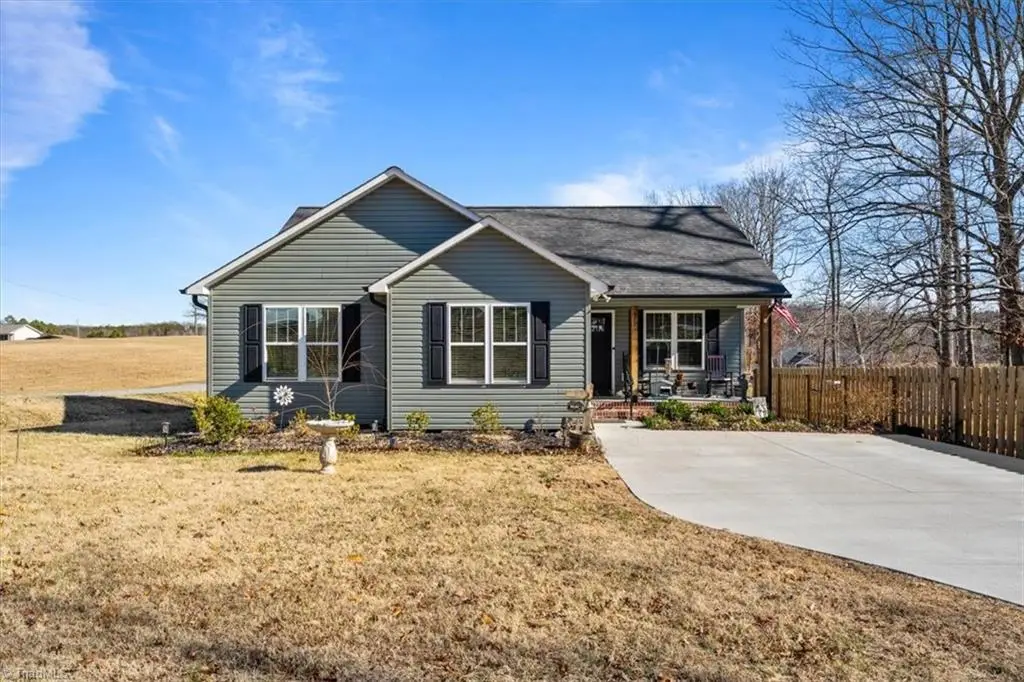 472 Watford Road, Thomasville, NC 27360 - Image #1