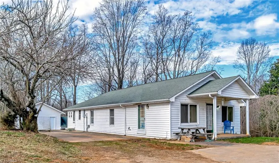 139 Juniper Lane, North Wilkesboro, NC 28659 - Image #2