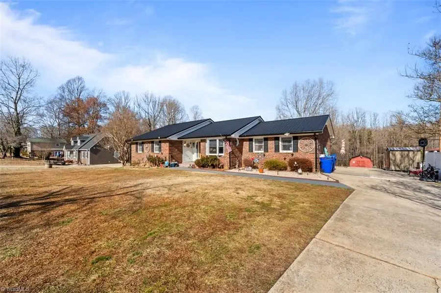 193 Deerfield Country Road, Randleman, NC 27317 - Image #2