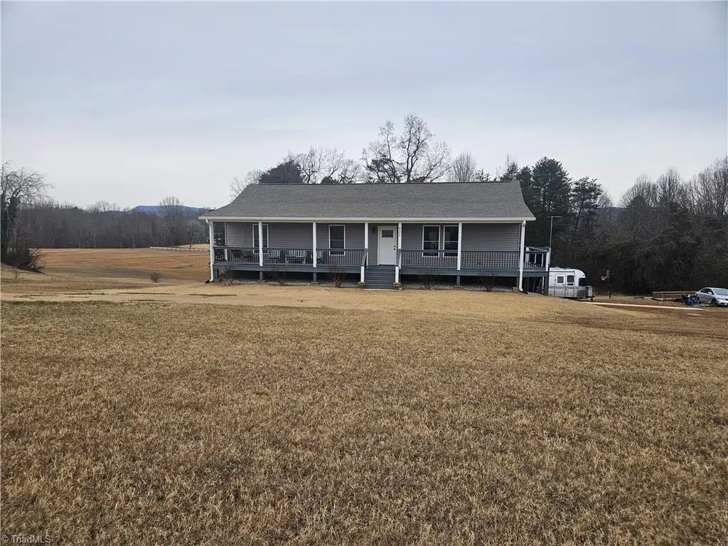 925 Mountainview Road, King, NC 27021 - Image #1