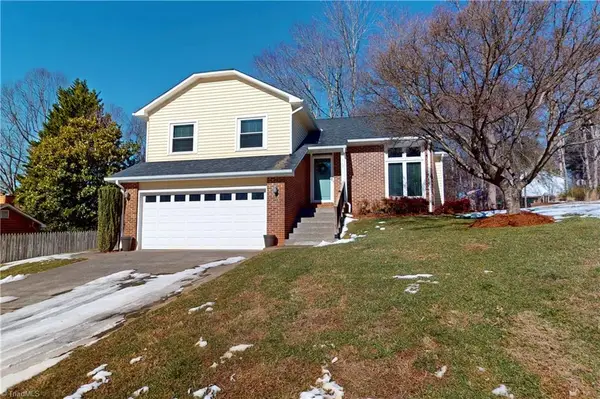 713 Old Barn Circle, Pilot Mountain, NC 27041