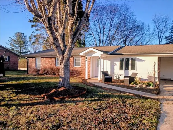 215 Oakwoods Lane, Wilkesboro, NC 28697