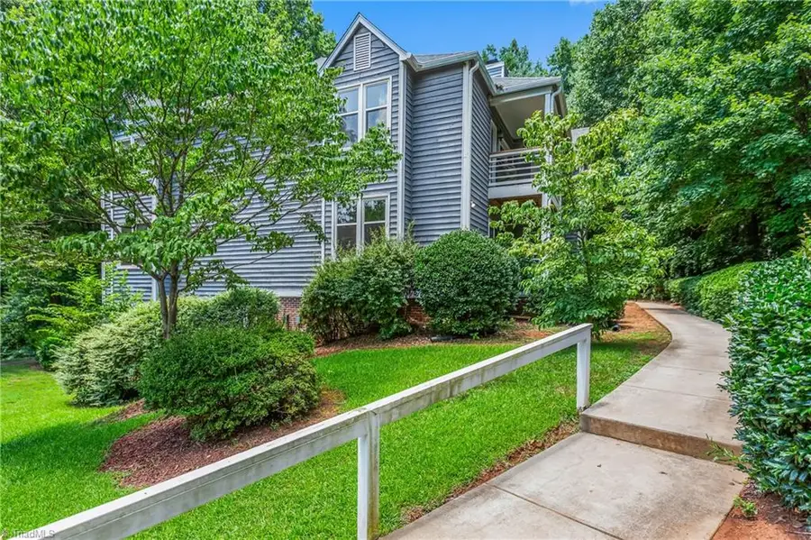 326 Meadows Circle, Winston Salem, NC 27104 - Image #2