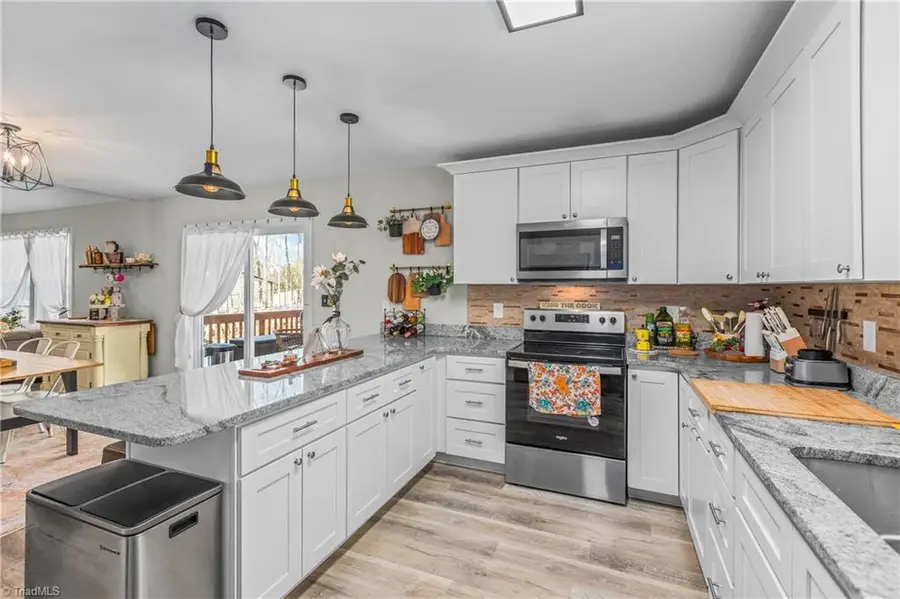 9 Courtesy Drive, Thomasville, NC 27360 - #3