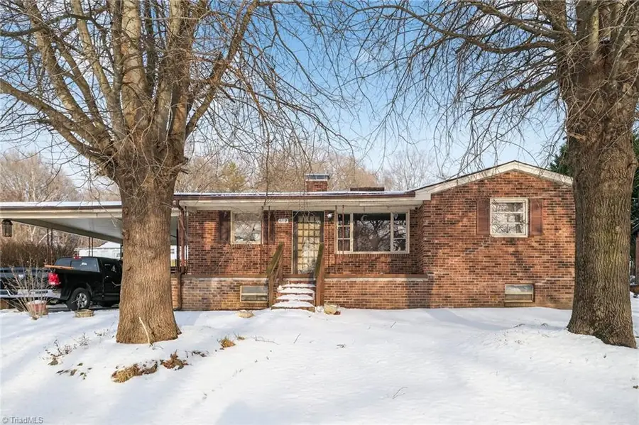 612 School Street, Walnut Cove, NC 27052 - #2