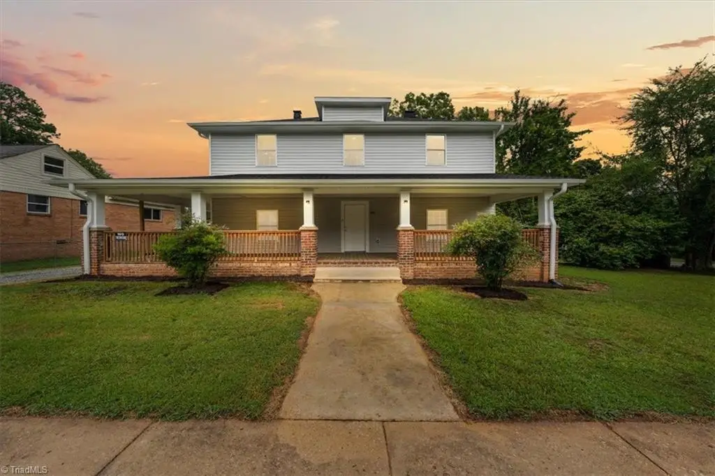 805 W 5th Avenue, Lexington, NC 27292 - #1