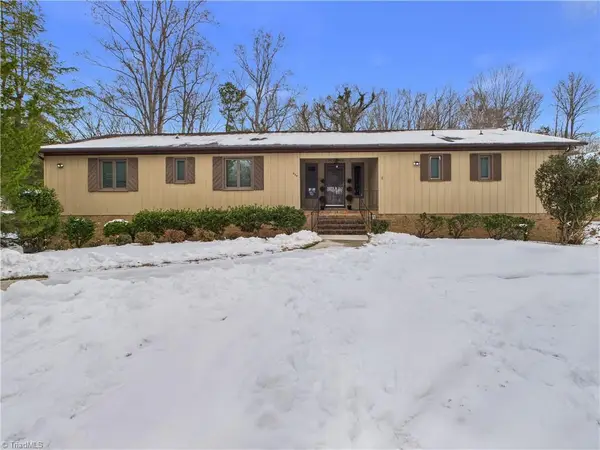 904 Fairidge Drive, Jamestown, NC 27282