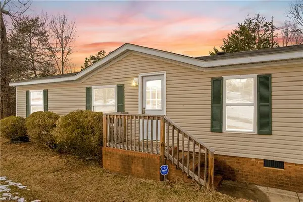 211 Forest Hollow Drive, Statesville, NC 28677