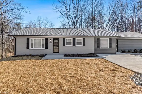 4075 E Nc Highway 268, Pilot Mountain, NC 27041