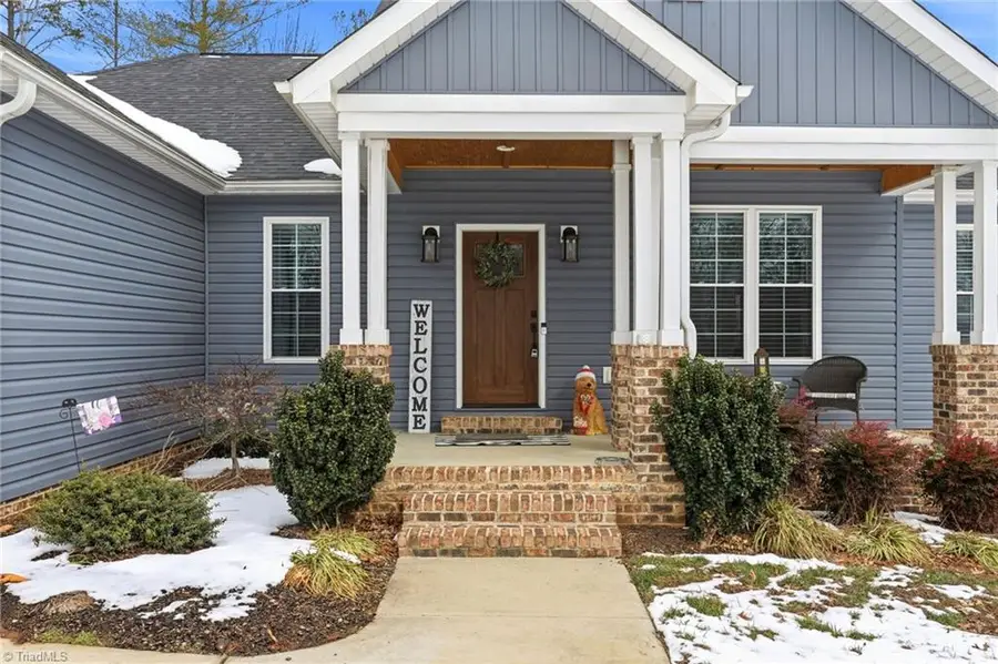 1196 Cape Hickory Road, Hickory, NC 28601 - #3