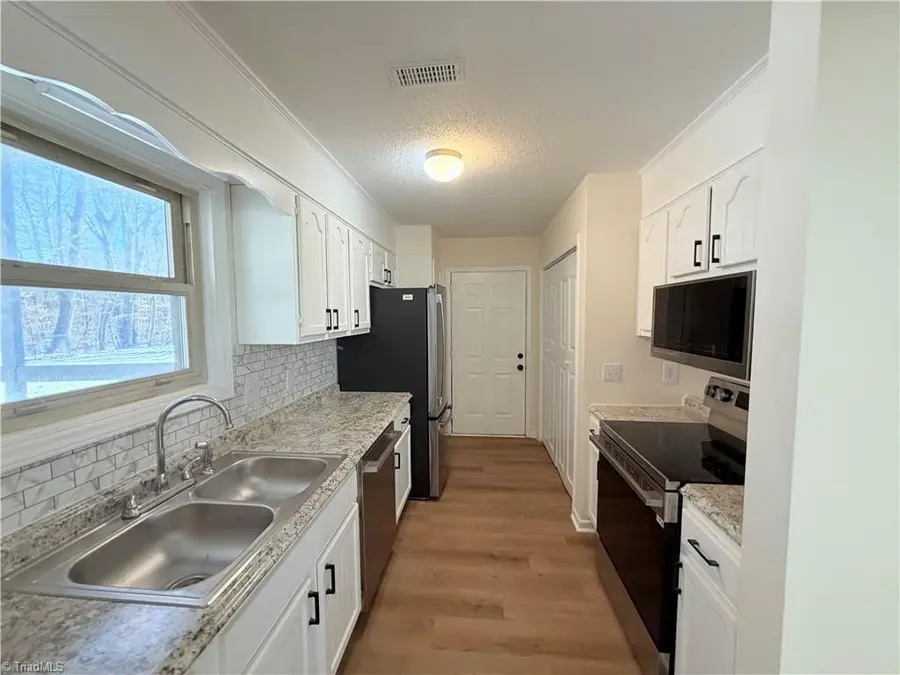 6053 Timberwood Trail, Kernersville, NC 27284 - #3