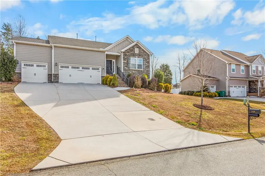 325 High Knoll Drive, Walkertown, NC 27051 - #2