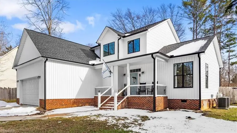 109 Willowbrook Drive, Thomasville, NC 27360 - #2