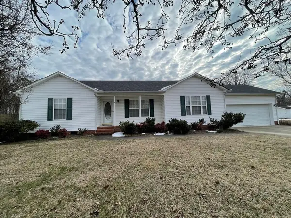 4 Braxton Lane, Thomasville, NC 27360