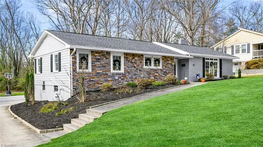 119 Hillcrest Road, Thomasville, NC 27360 - #2