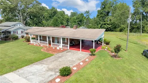 7121 Ridge Road, Tobaccoville, NC 27050
