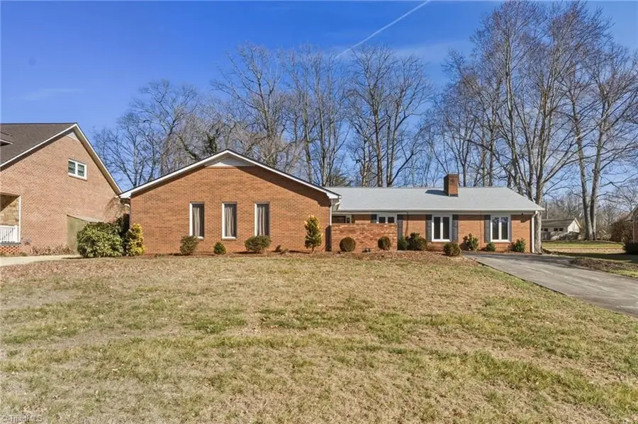 812 Wood Dale Drive, Kernersville, NC 27284 - #2
