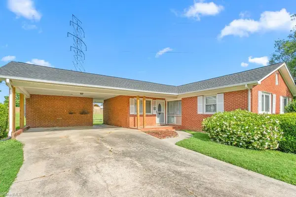 415 Crestview Drive, Thomasville, NC 27360