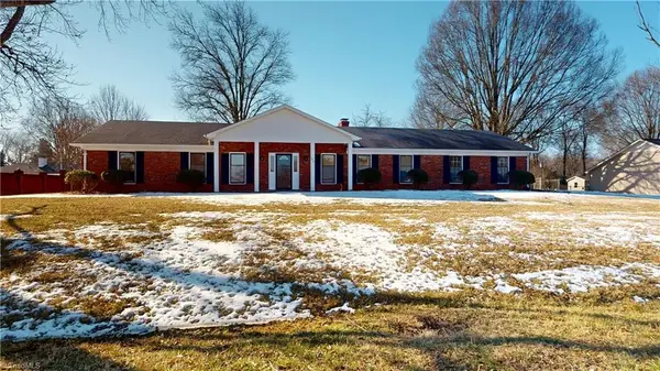 140 Hidden Hills Drive, Kernersville, NC 27284