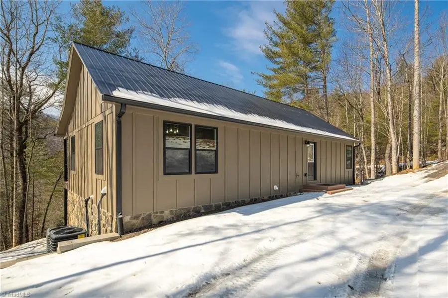 114 Woodpecker Road, Purlear, NC 28665 - #2