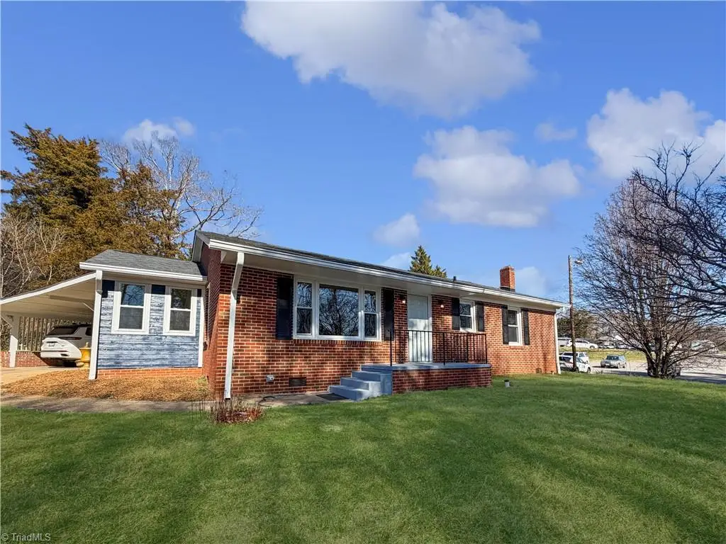 902 Welborn Avenue, Wilkesboro, NC 28697 - #1