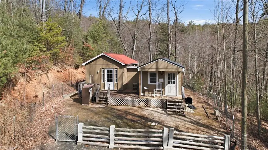 840 Summit Ridge Road, Purlear, NC 28665 - #2