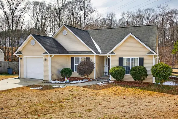 2083 Tea Berry Court, Winston-Salem, NC 27127