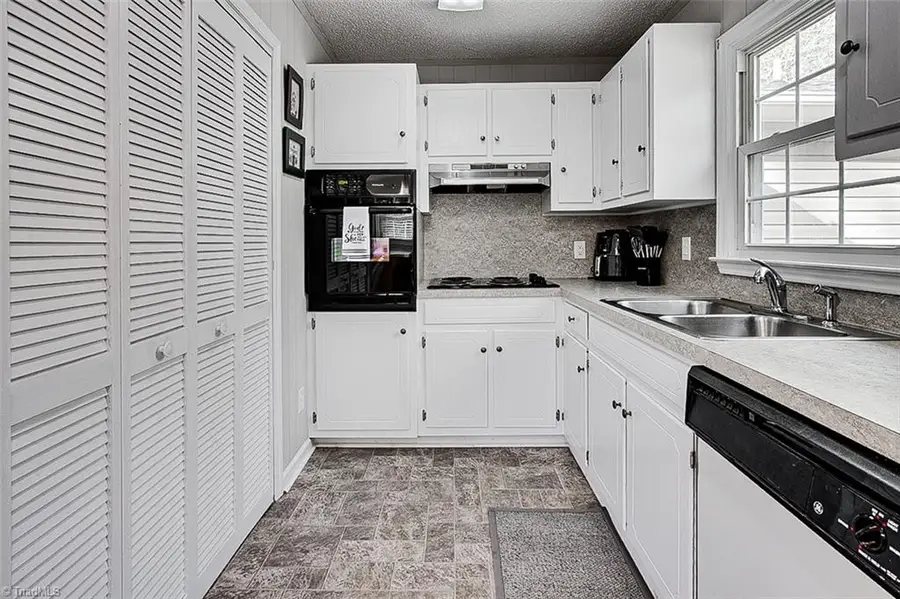 404 Kennedy Farm Road S, Trinity, NC 27370 - #2