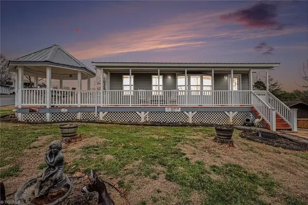 121 Grand View Drive, New London, NC 28127