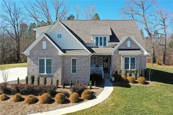 319 Pipers Ridge West W, Winston-Salem, NC 27127