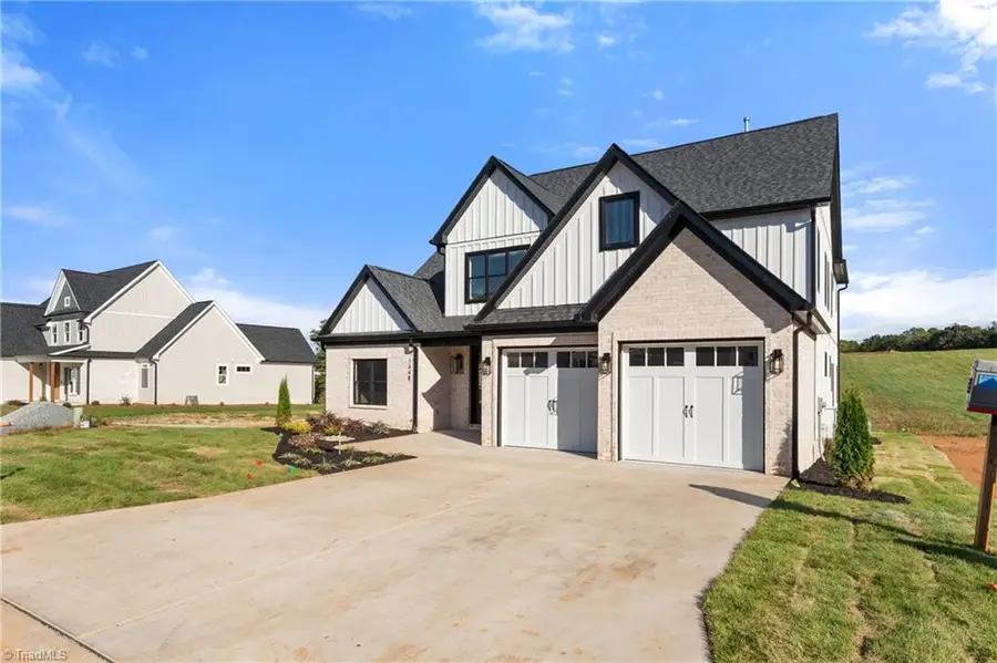 1348 Maple Chase Lane, Vienna, NC 27106 - #3