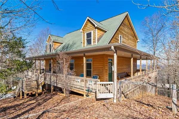 658 Green Point Lane, Boomer, NC 28606