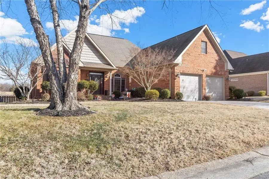 108 Breckenridge Drive, Thomasville, NC 27360 - #2