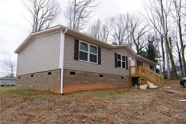 380 Avenue J, Lexington, NC 27292