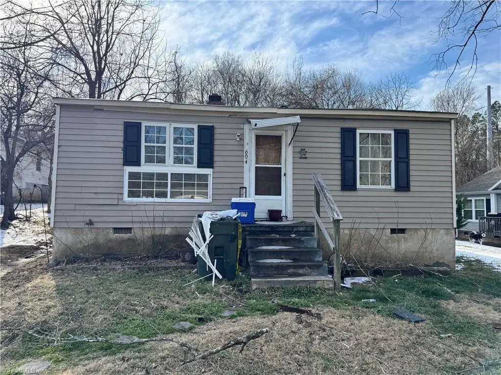 604 English Street, Thomasville, NC 27360 - #1