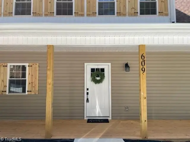 609 G Street, North Wilkesboro, NC 28659 - #2