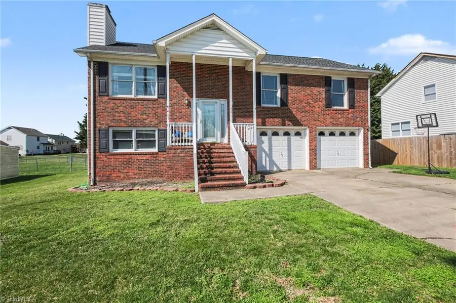 3904 Riverdale Drive, Greensboro, NC 27406 - #2