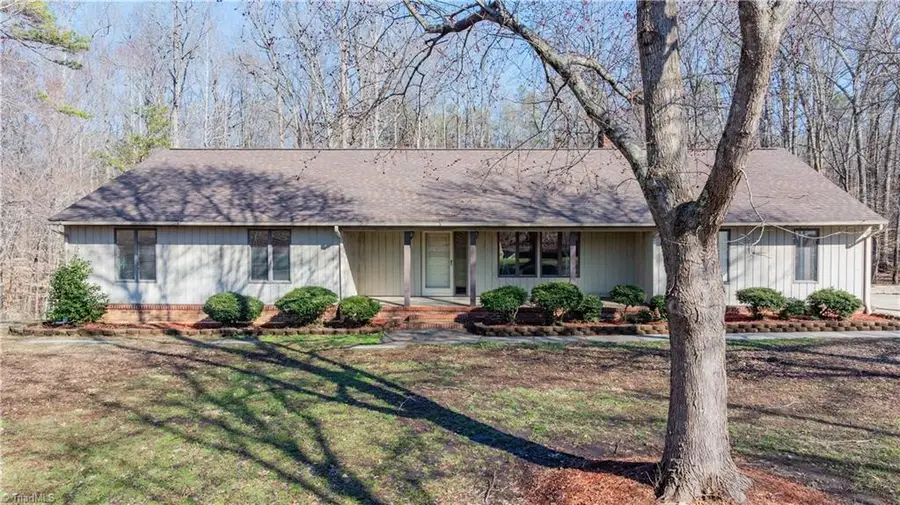 682 Cecil Street, Thomasville, NC 27360 - #2